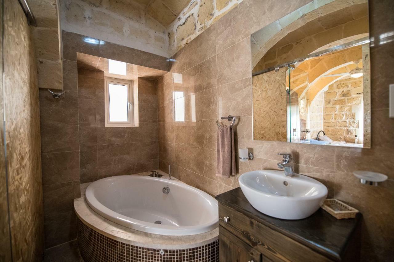 Zeppi'S Luxury Holiday Farmhouse With Private Pool Għarb Esterno foto